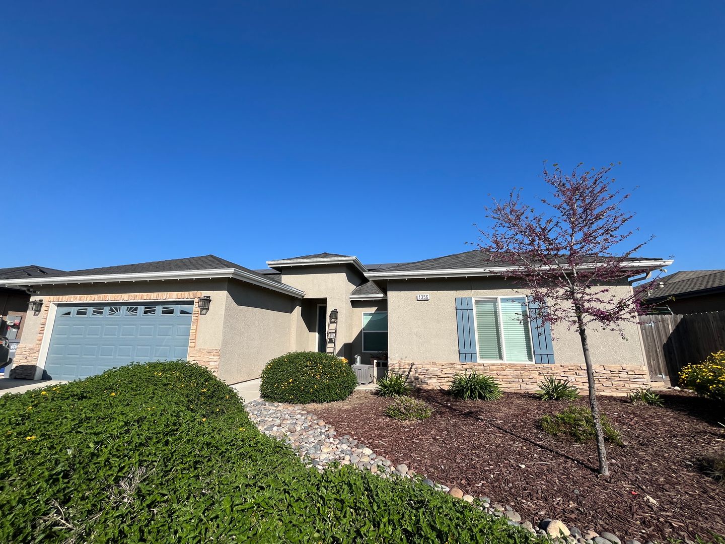 Reedley House: 1356 S Enns Ave