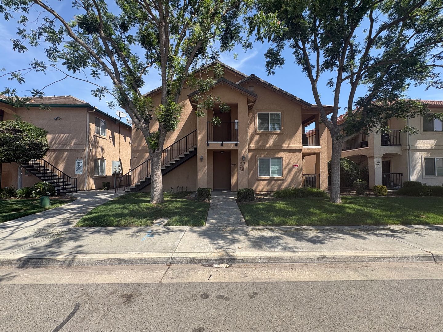 Visalia Apartment: 2534-40 West Oriole Avenue