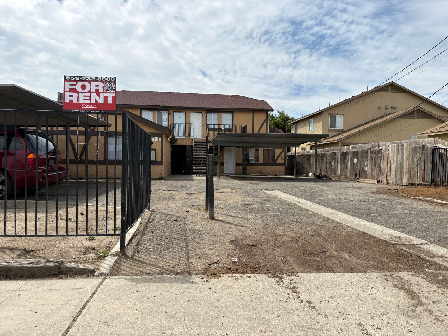 Visalia Apartment: 1017 West Goshen Ave