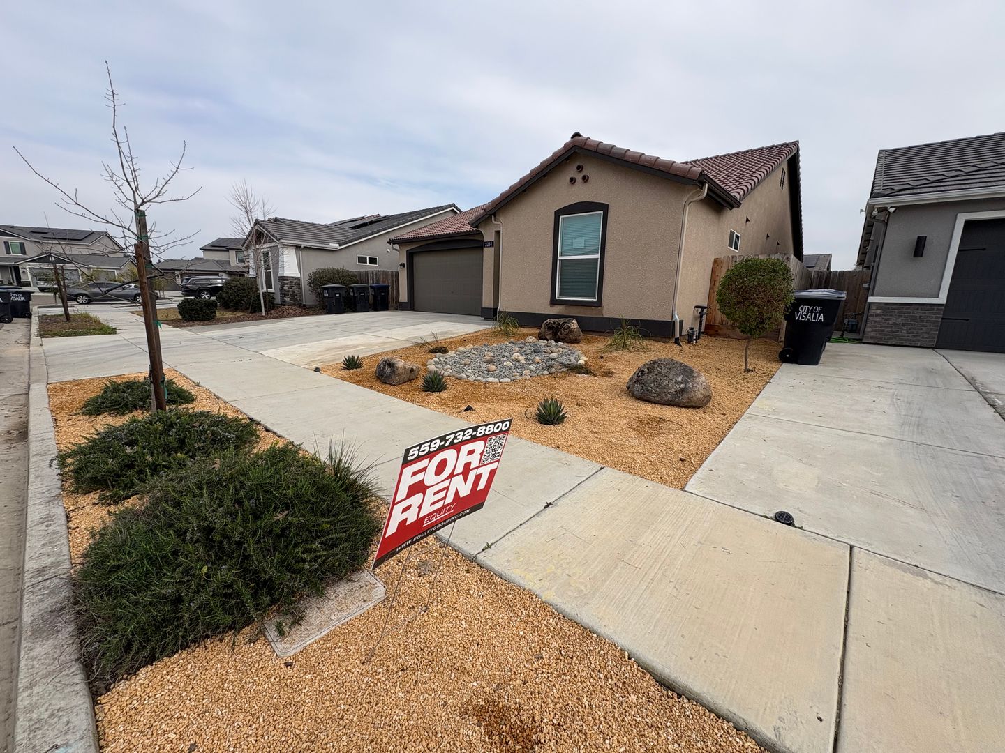 Visalia House: 2234 South Oakhurst Ct