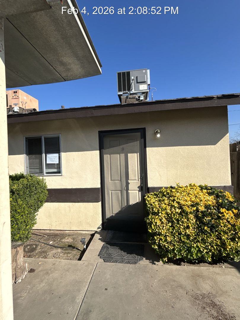 Porterville Apartment: 62 N Villa St