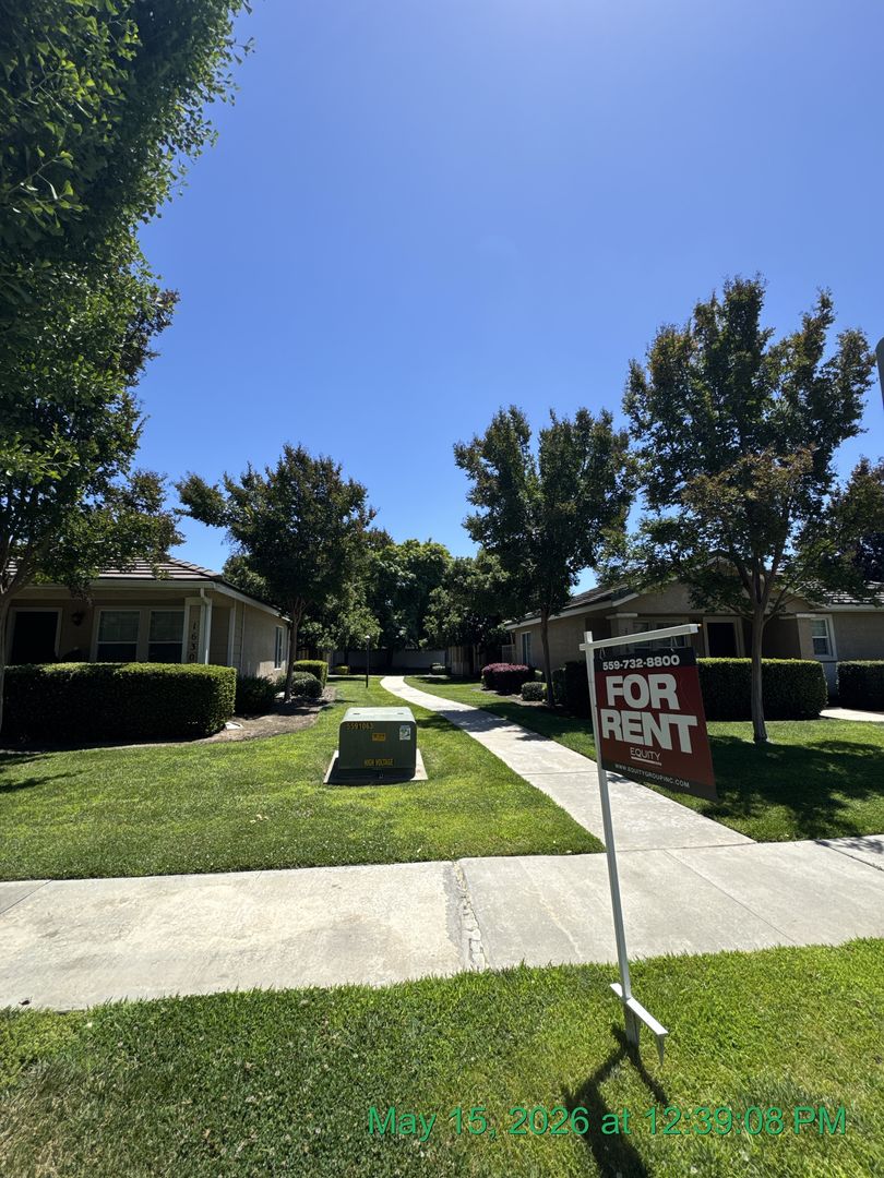 Tulare Apartment: 1590-1720 Paseo Del Lago/1900-1901 Alexander