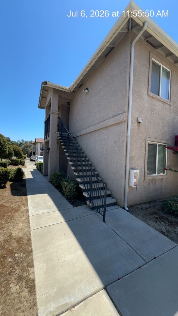Visalia Apartment: 2660-2666 West Lark Avenue