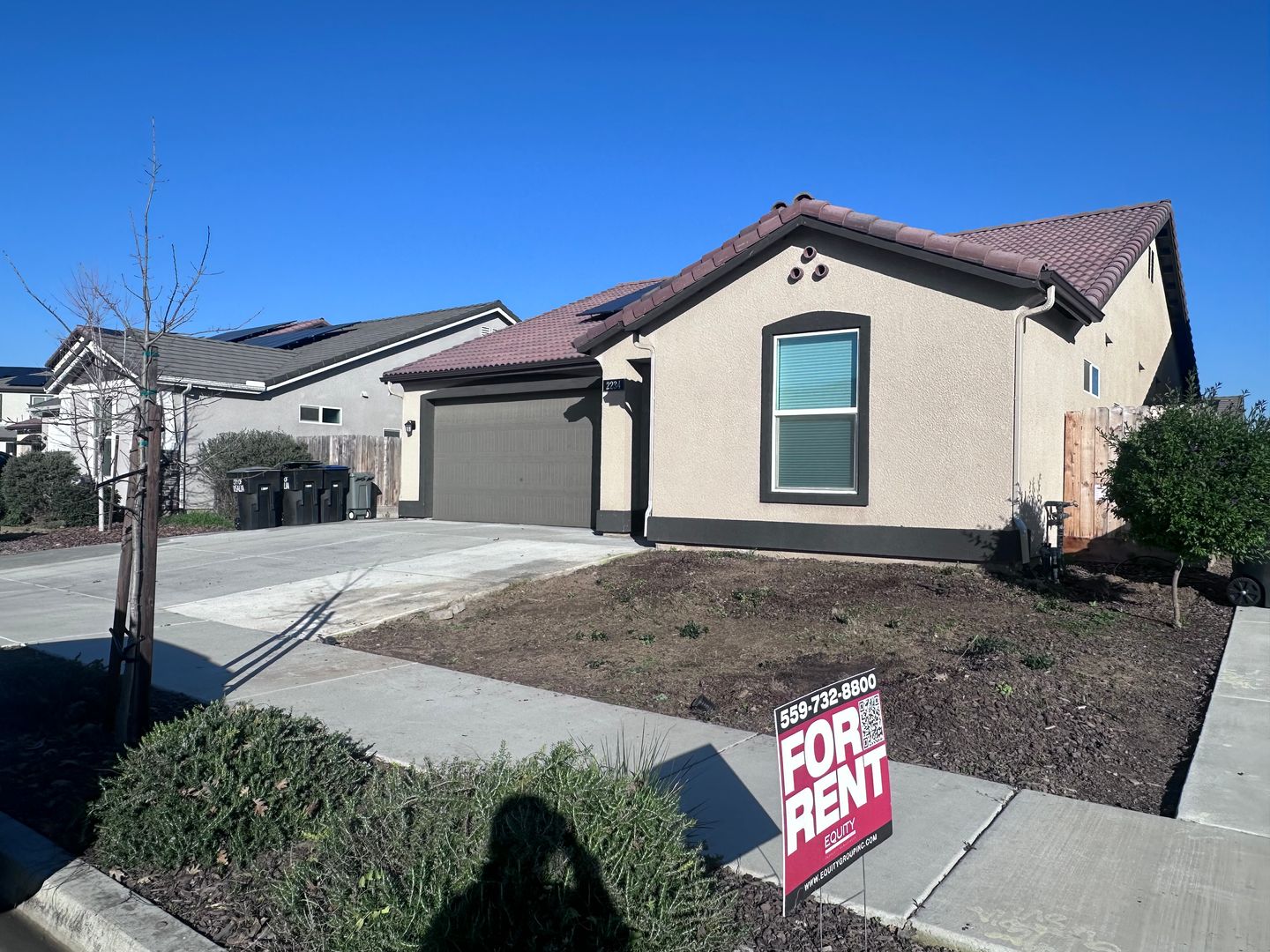Visalia House: 2234 South Oakhurst Ct