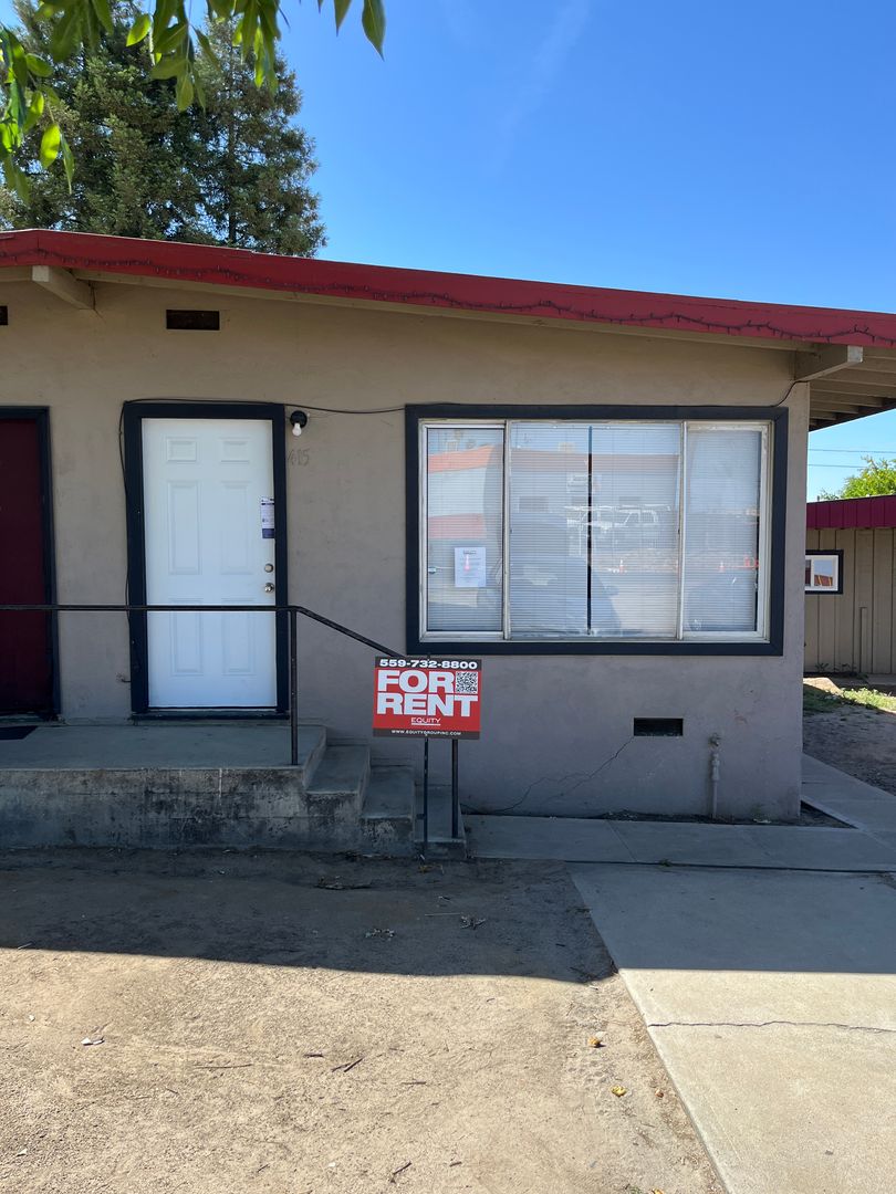 Porterville Apartment: 405-425 West Westfield Ave