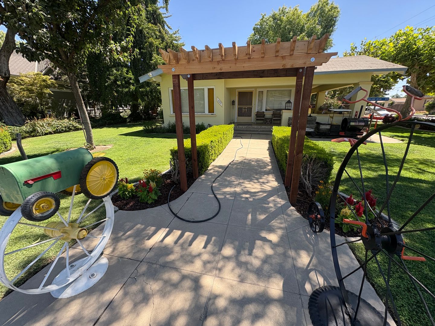 Kingsburg House: 1424 18th Ave