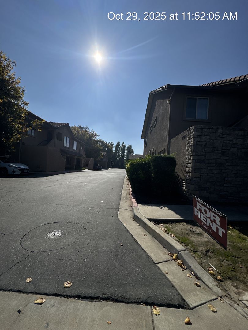 Visalia Apartment: 4203-4349 West Walnut Avenue