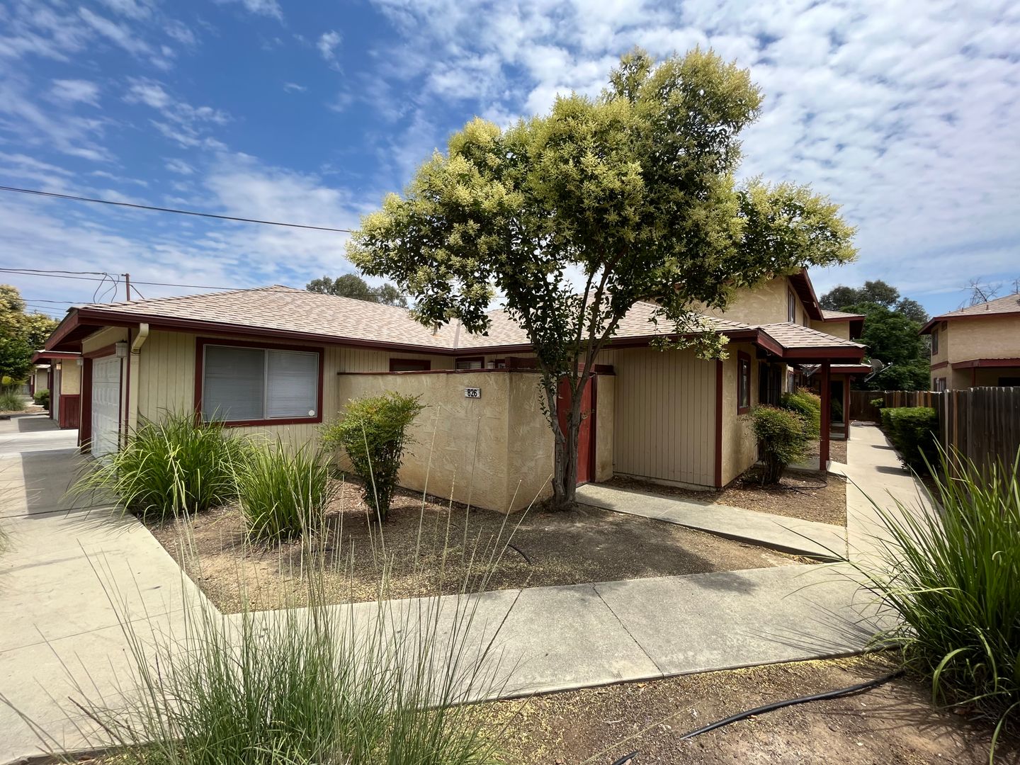 Porterville Apartment: 88-102 Henderson Ave & 826-852 Williford