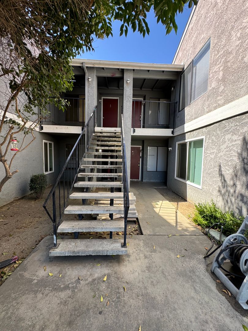 Visalia Apartment: 1707 East Douglas Ave