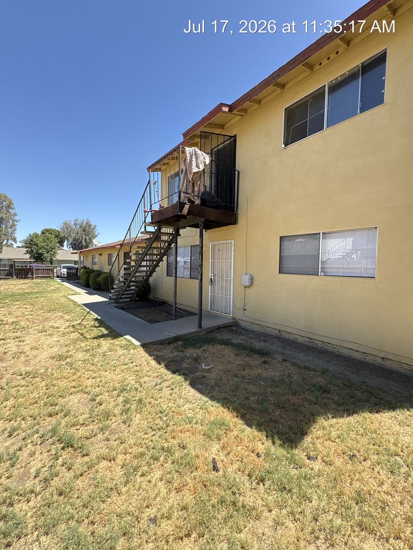 Lemoore Apartment: 81 East Hazelwood Street
