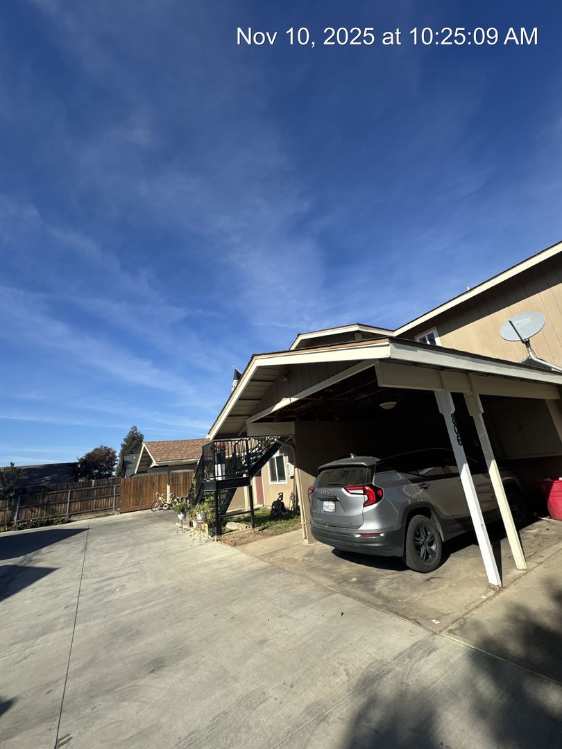 Exeter Apartment: 802-809 Monarch Circle