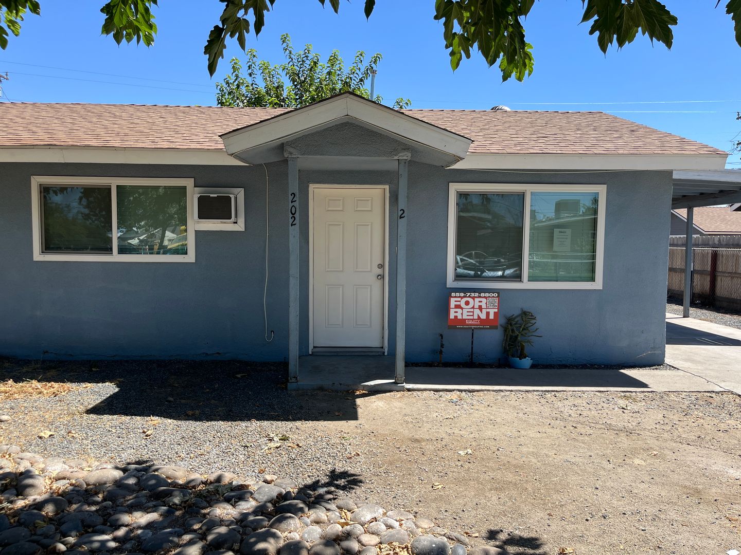 Porterville Apartment: 202 S Kessing St