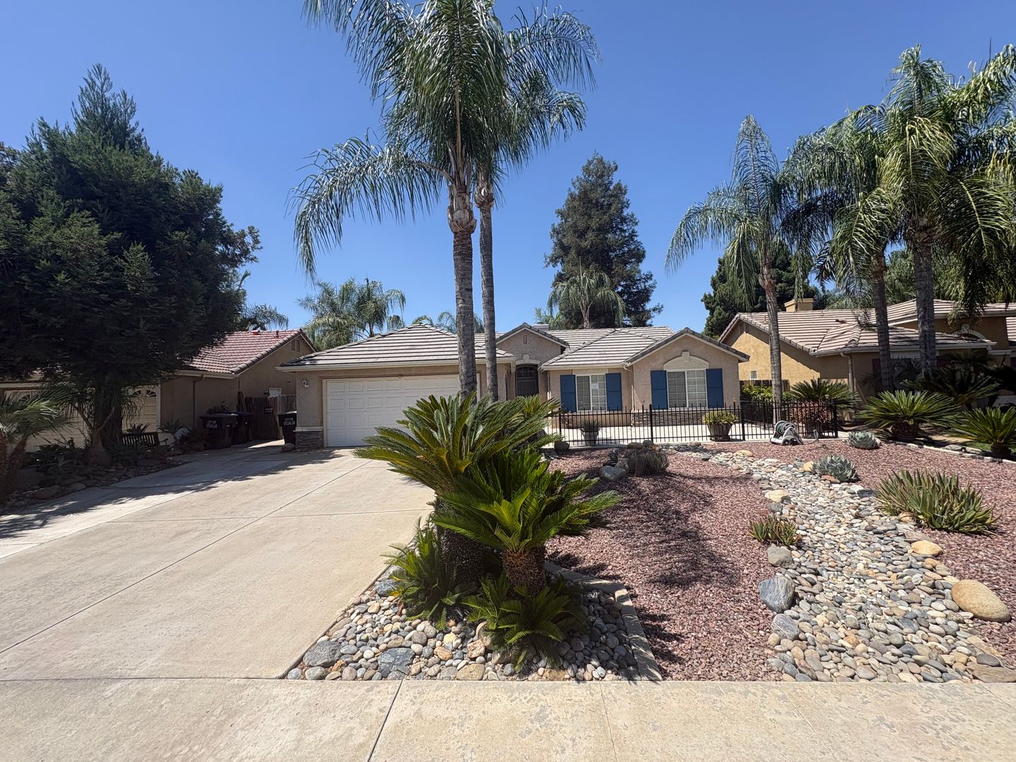 Visalia House: 2935 South Aspen St
