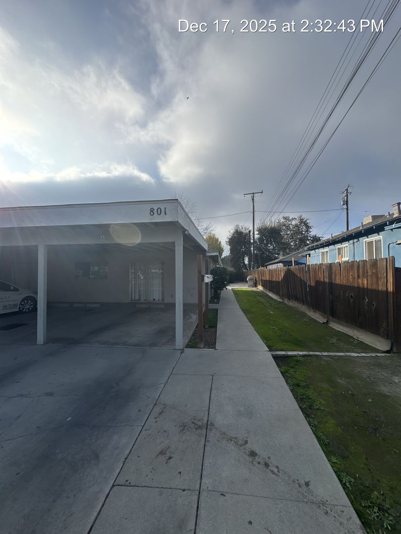 Visalia Apartment: 801 South Conyer St