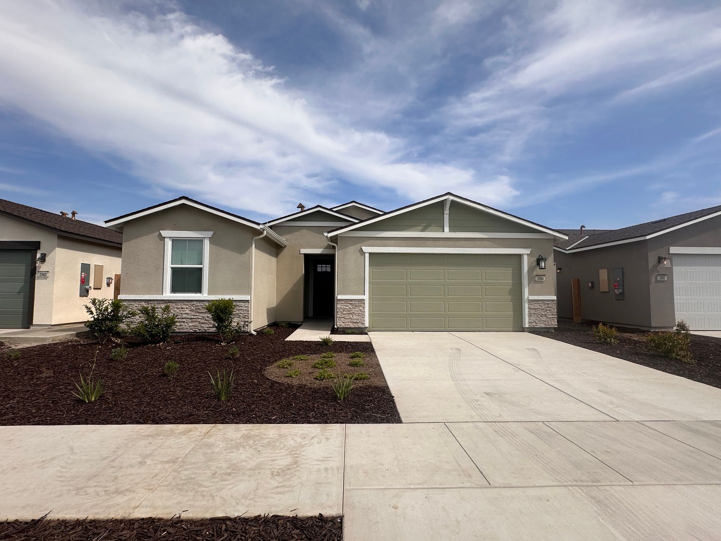 Visalia House: 2336  North Kayenta Ct