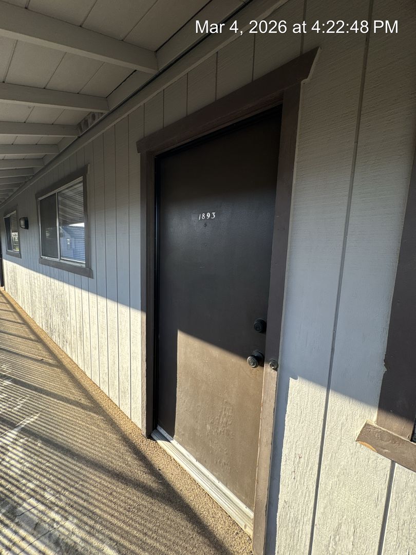 Hanford Apartment: 1855-1893 Emma Lee Lane