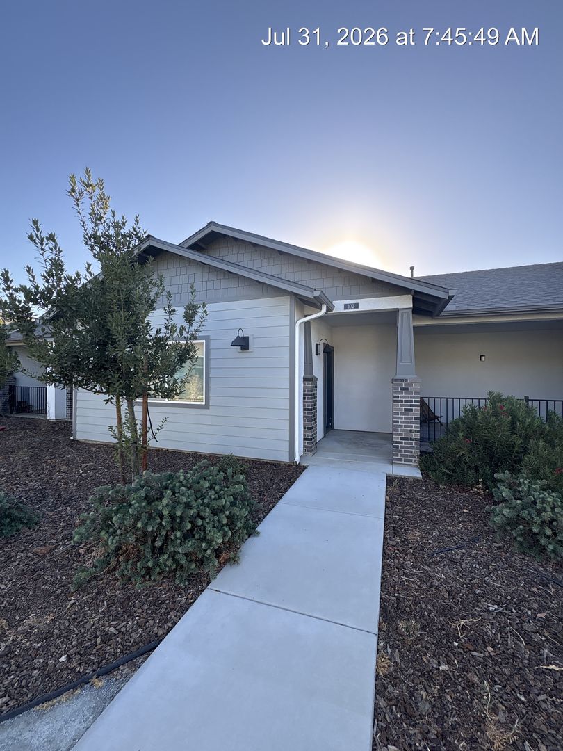 Visalia Apartment: 514 S Summit Street Unit #101-103
