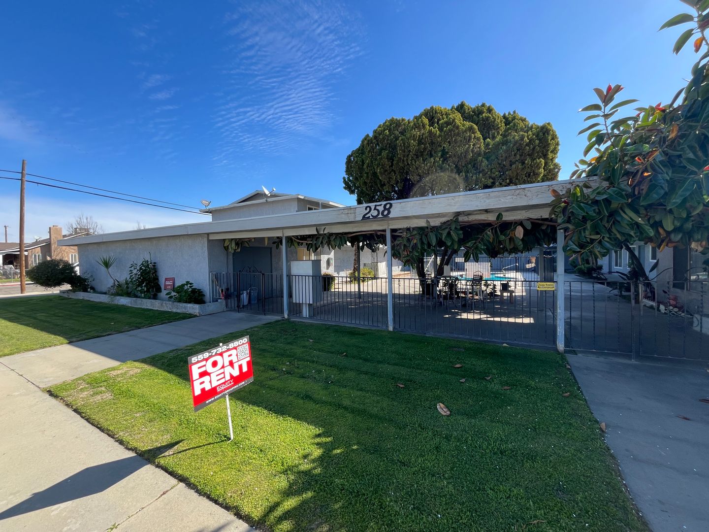 Porterville Apartment: 258 N G St