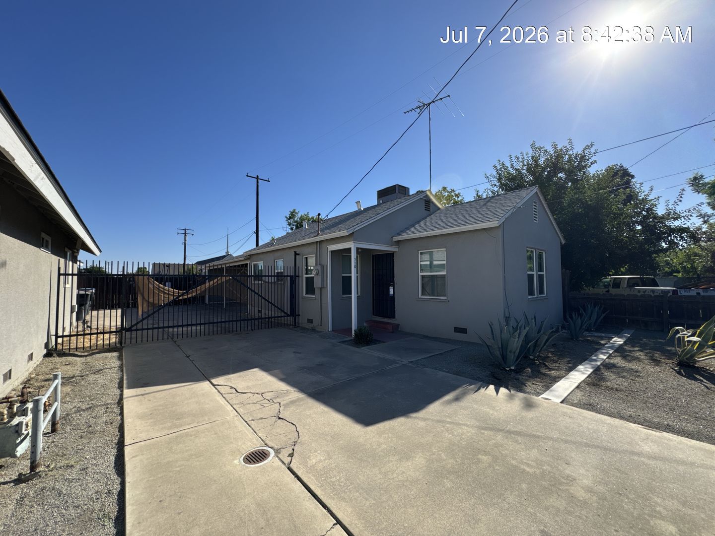 Visalia Apartment: 700-710 East Tulare Avenue