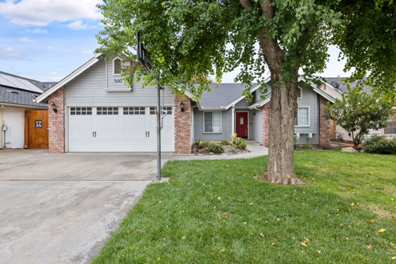 Visalia House: 500 North Tommy St