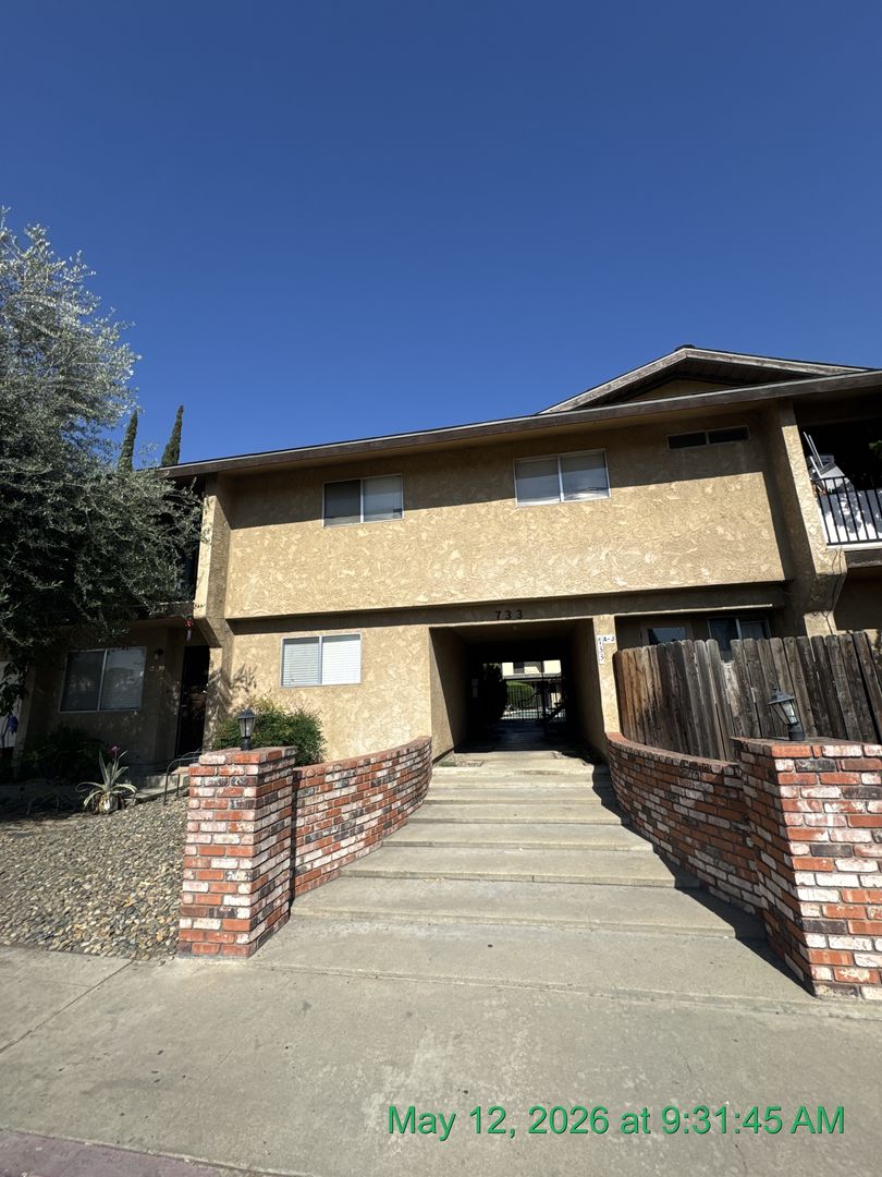 Visalia Apartment: 733 S County Center Drive/3143-49 W. Campus Ave
