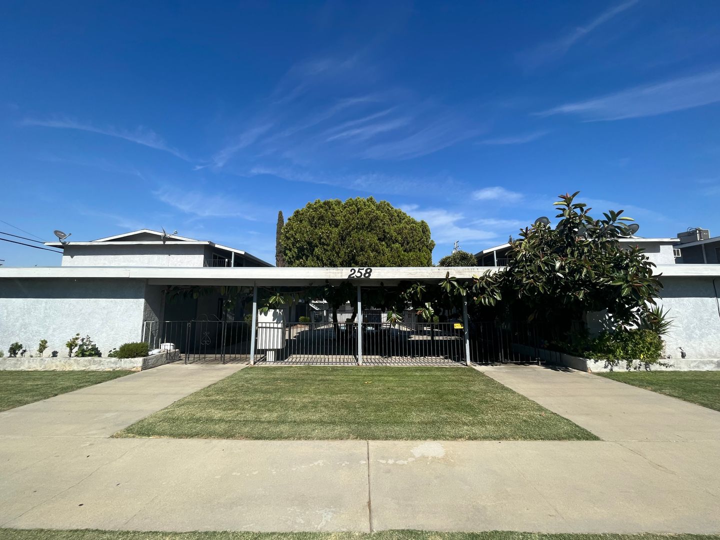 Porterville Apartment: 258 N G St