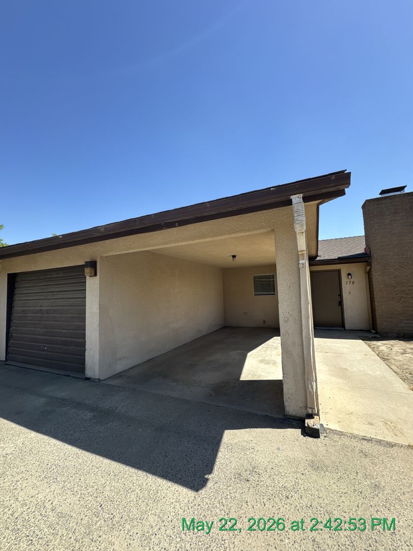 Visalia Apartment: 146-50 South Peppertree Street