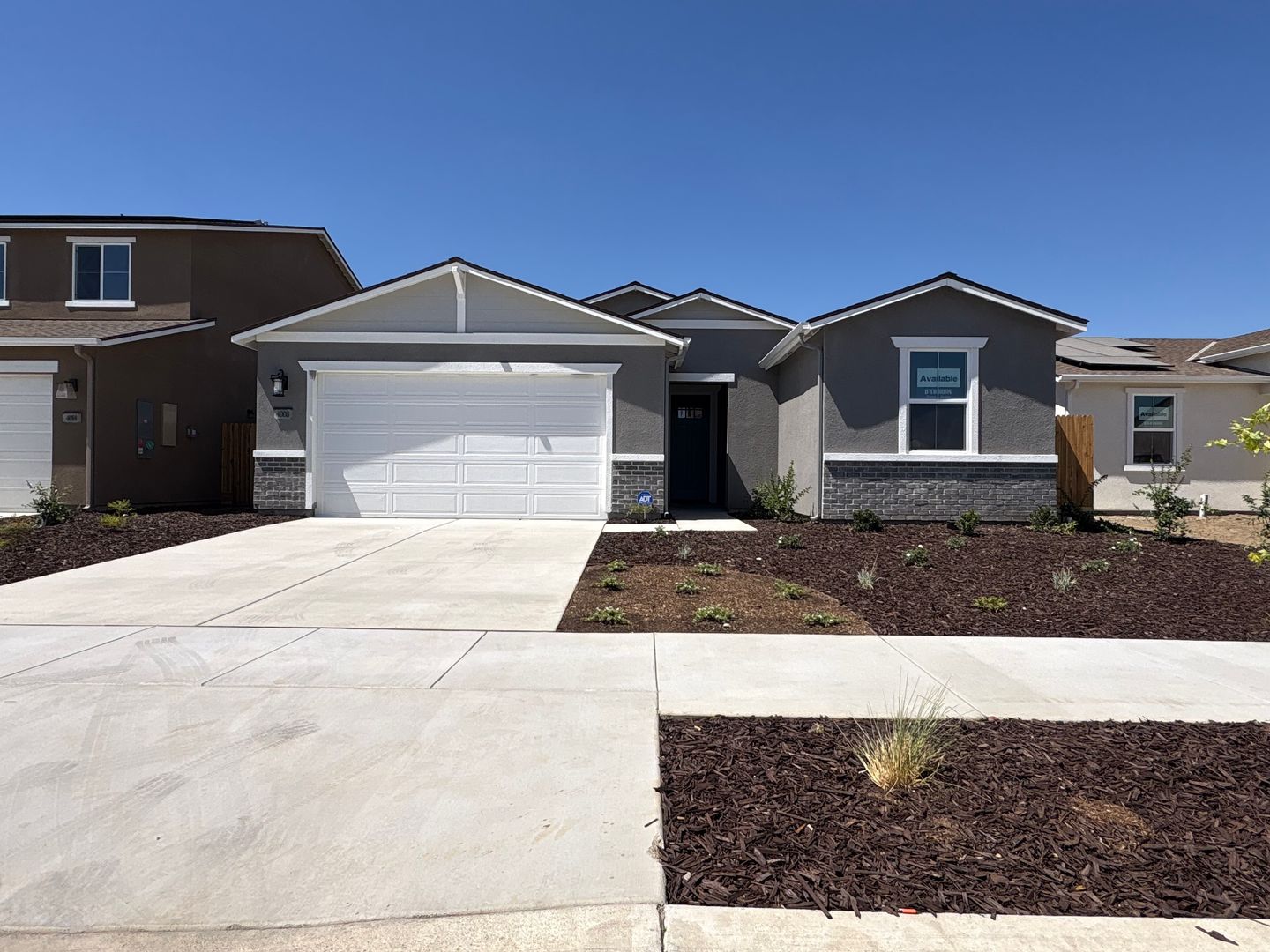 Visalia House: 4008 West Babcock