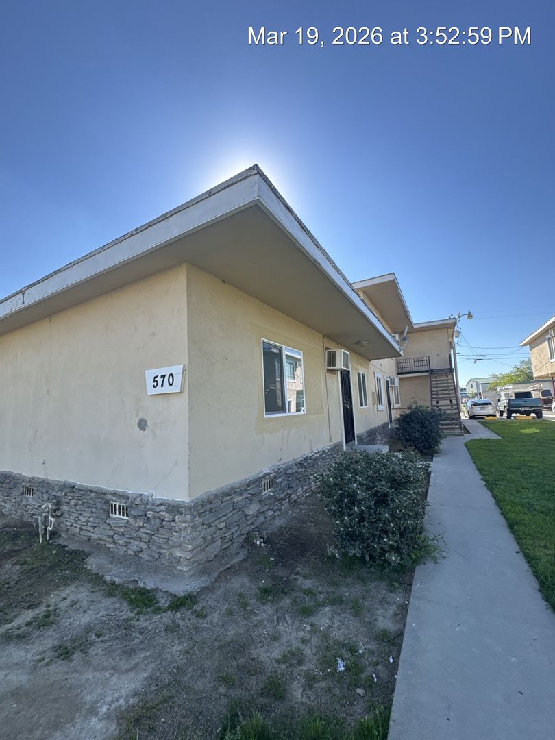 Hanford Apartment: 530-580 S. Richmond Ave