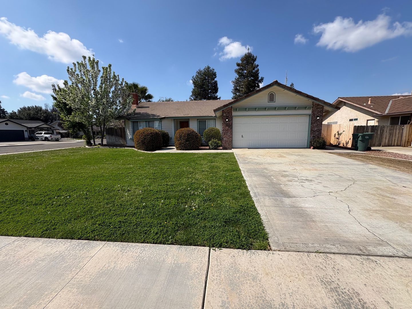 Exeter House: 420 Benjamin Ct