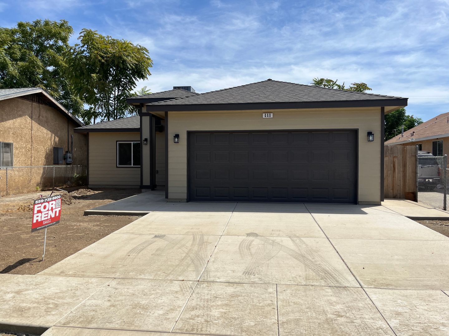 Lindsay House: 440 N Westwood Ave