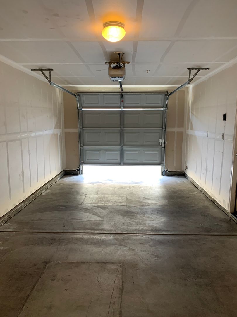 Visalia Apartment: 2921-2931 North Crowe Street