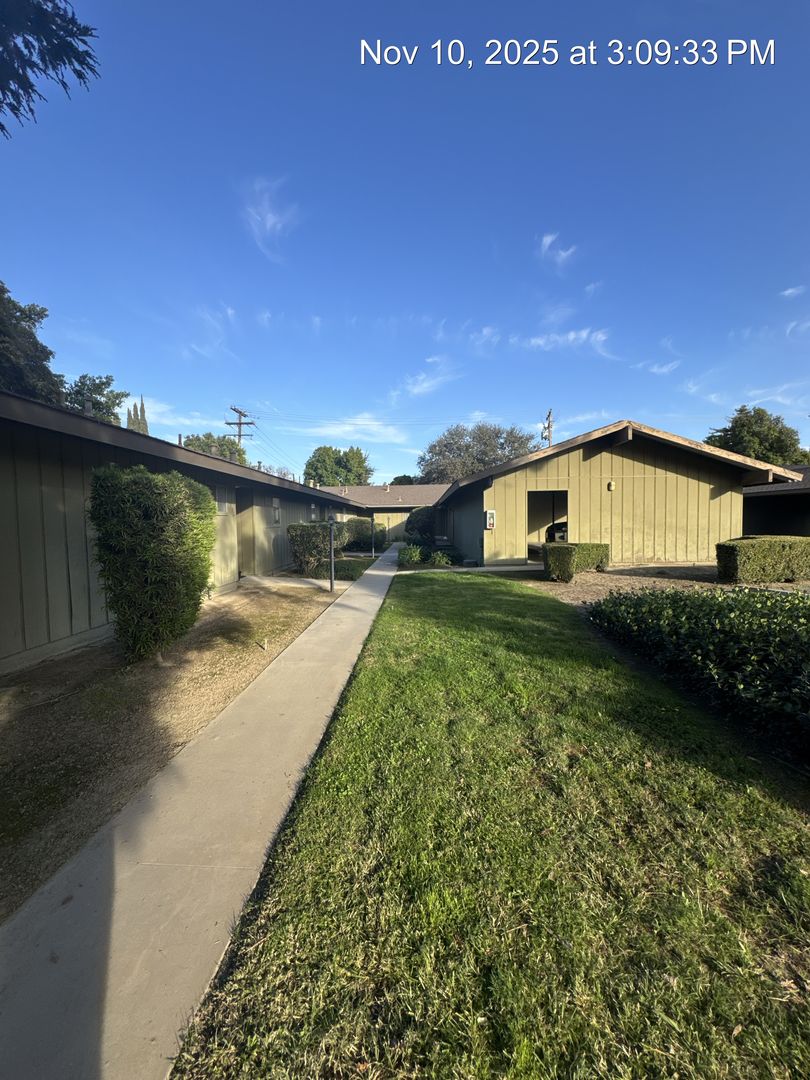Visalia Apartment: 300-339 N Westfield Street