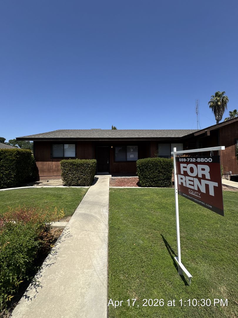 Visalia Apartment: 5218- 5224 W Cambridge