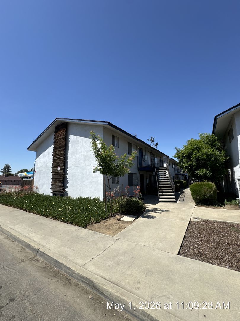 Exeter Apartment: 310 North Orange Ave