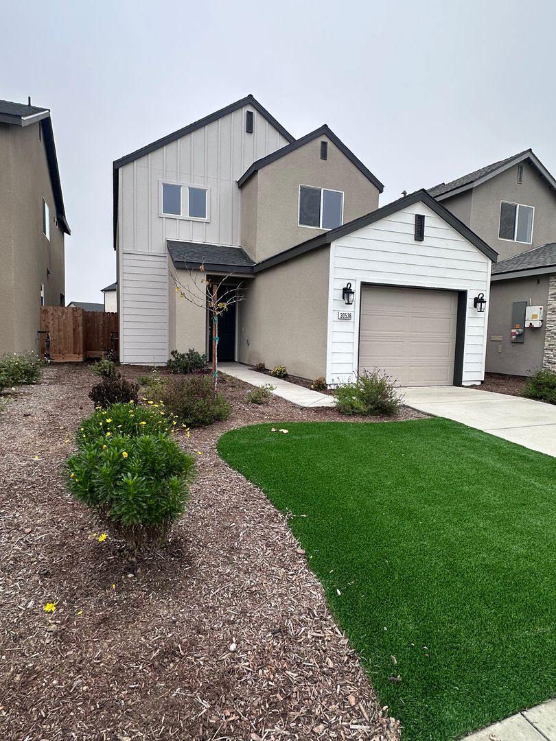 Visalia House: 30536 Delancy Road