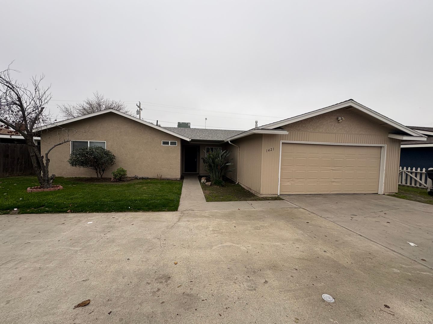 Tulare House: 1421 East Bardsley Ave