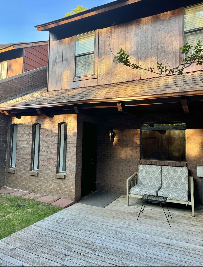 jackson Condo: 1255 County Line Rd