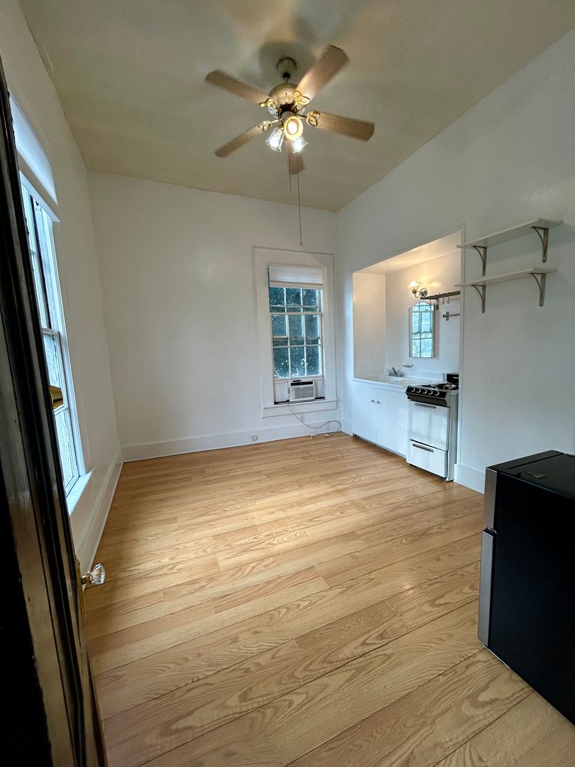 Chico Townhome: 703 Salem Street, Suite 8