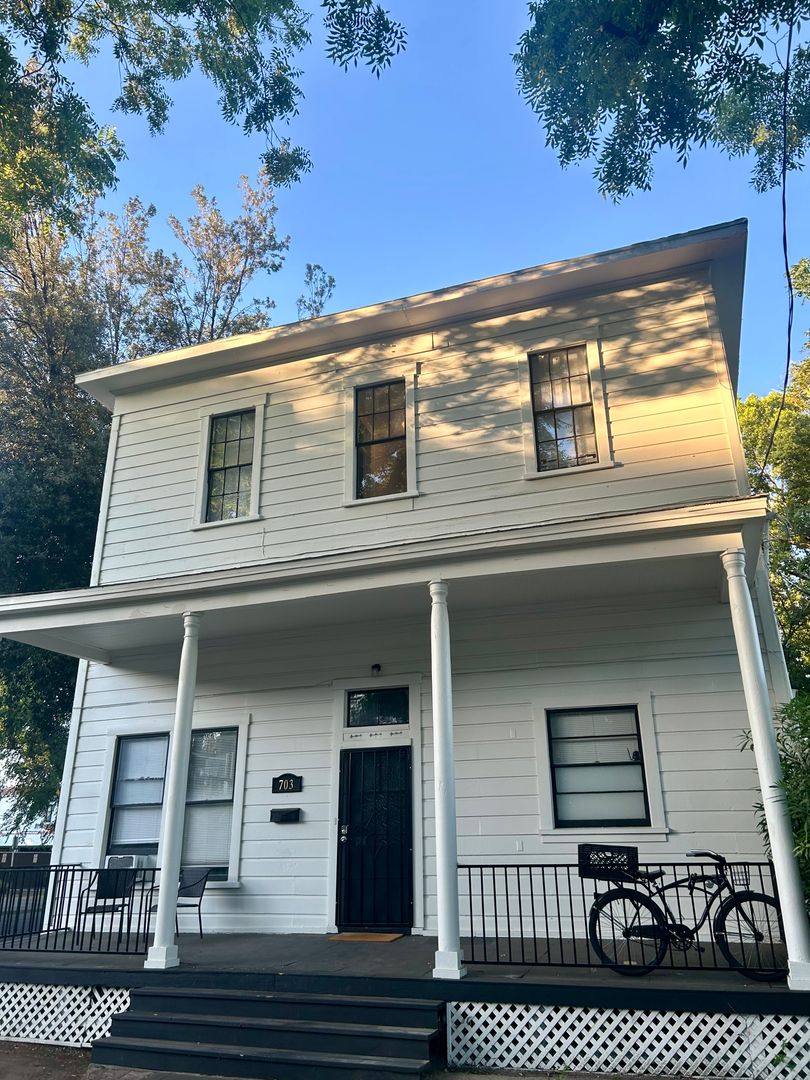 Chico Apartment: 703 Salem Street
