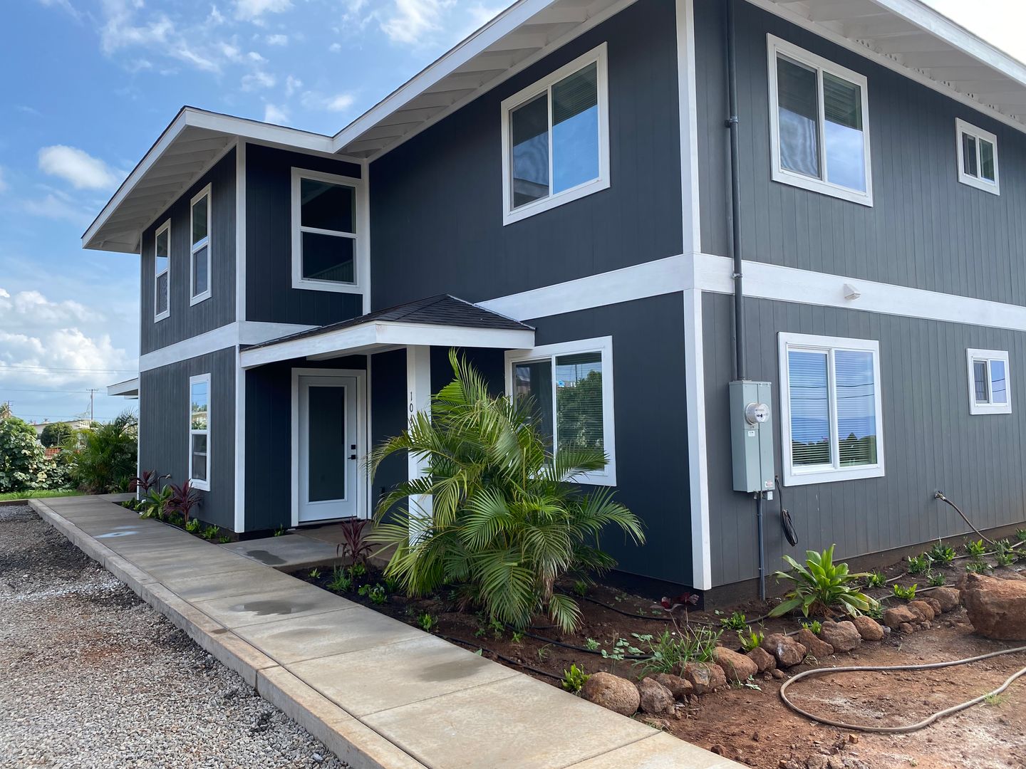 Lahaina Apartment: 104-108 Wahikuli Road