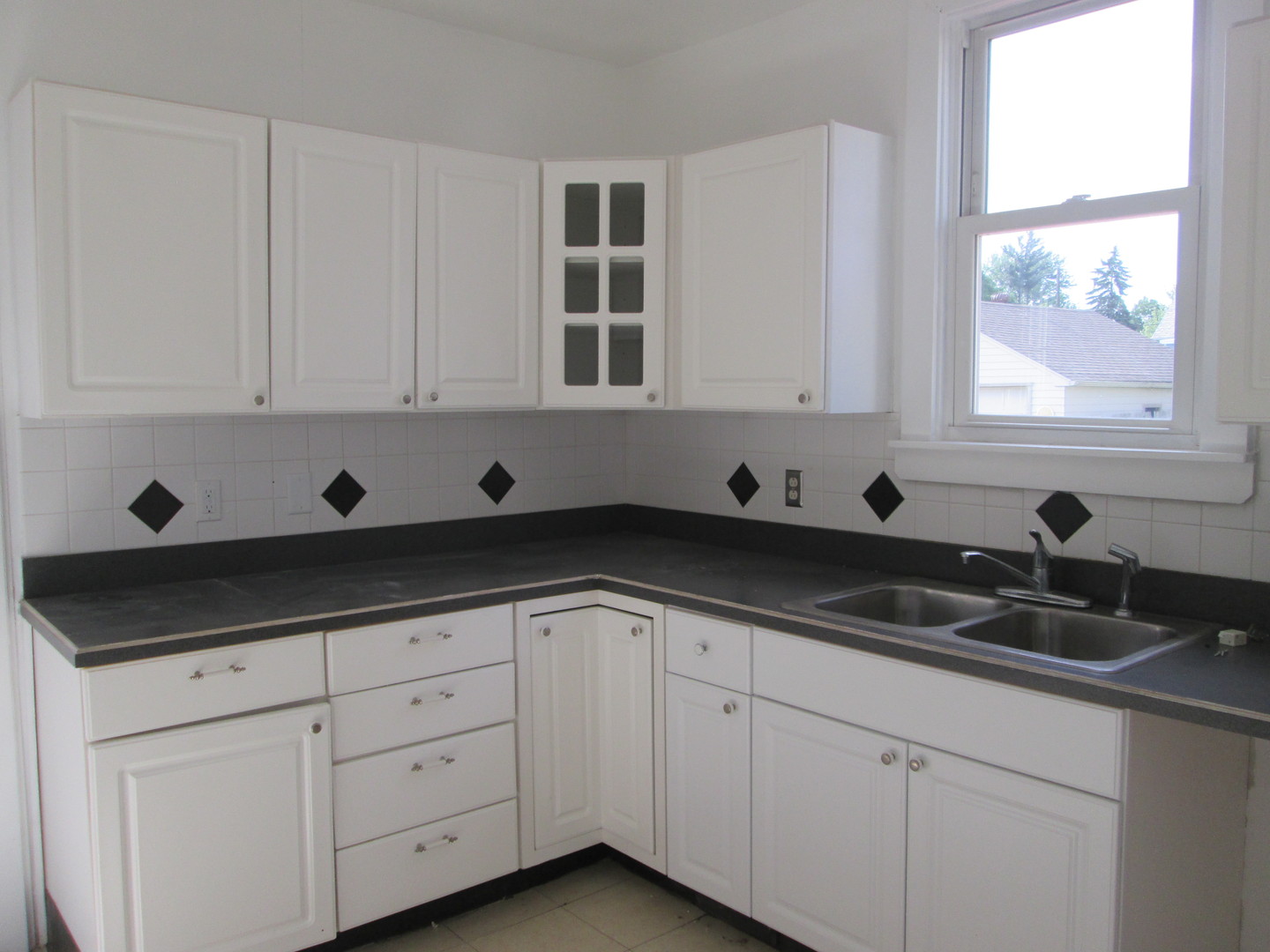 Girard House: 410 E. Kline St.