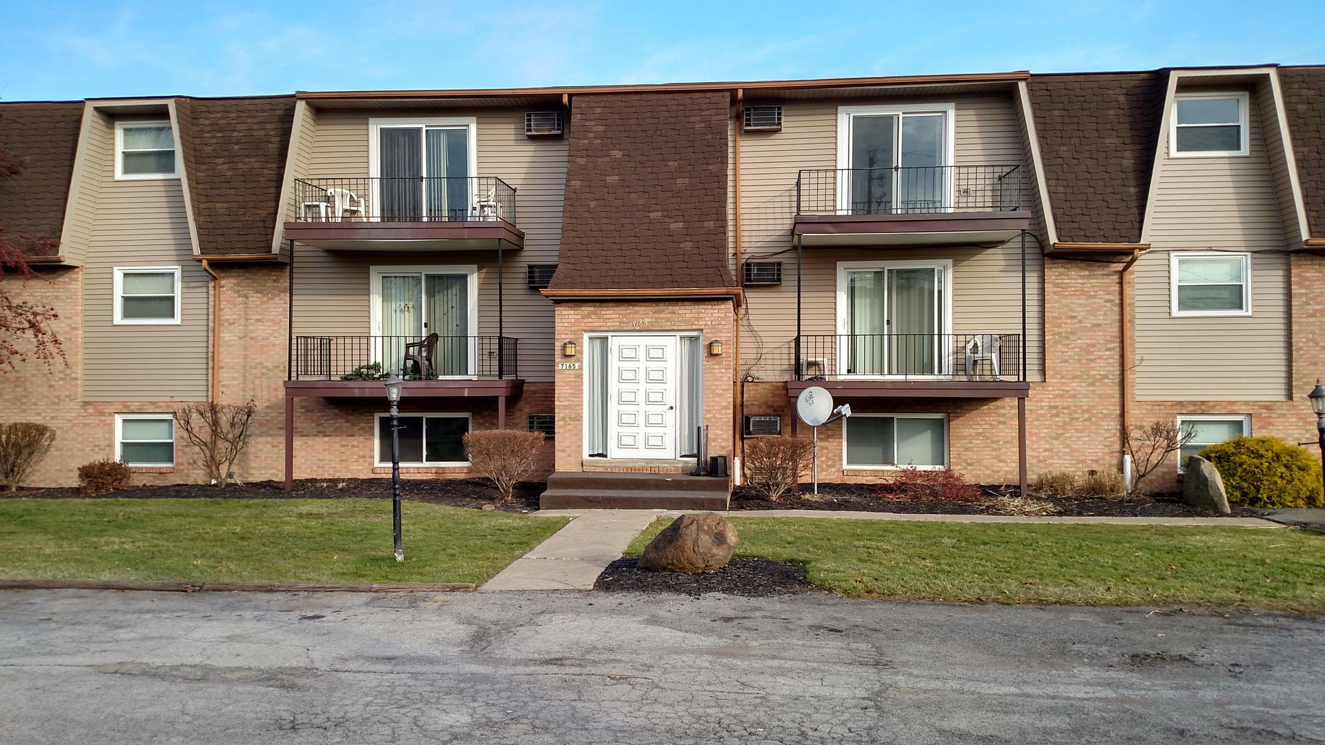 Boardman Apartment: 7125 Locust Ave