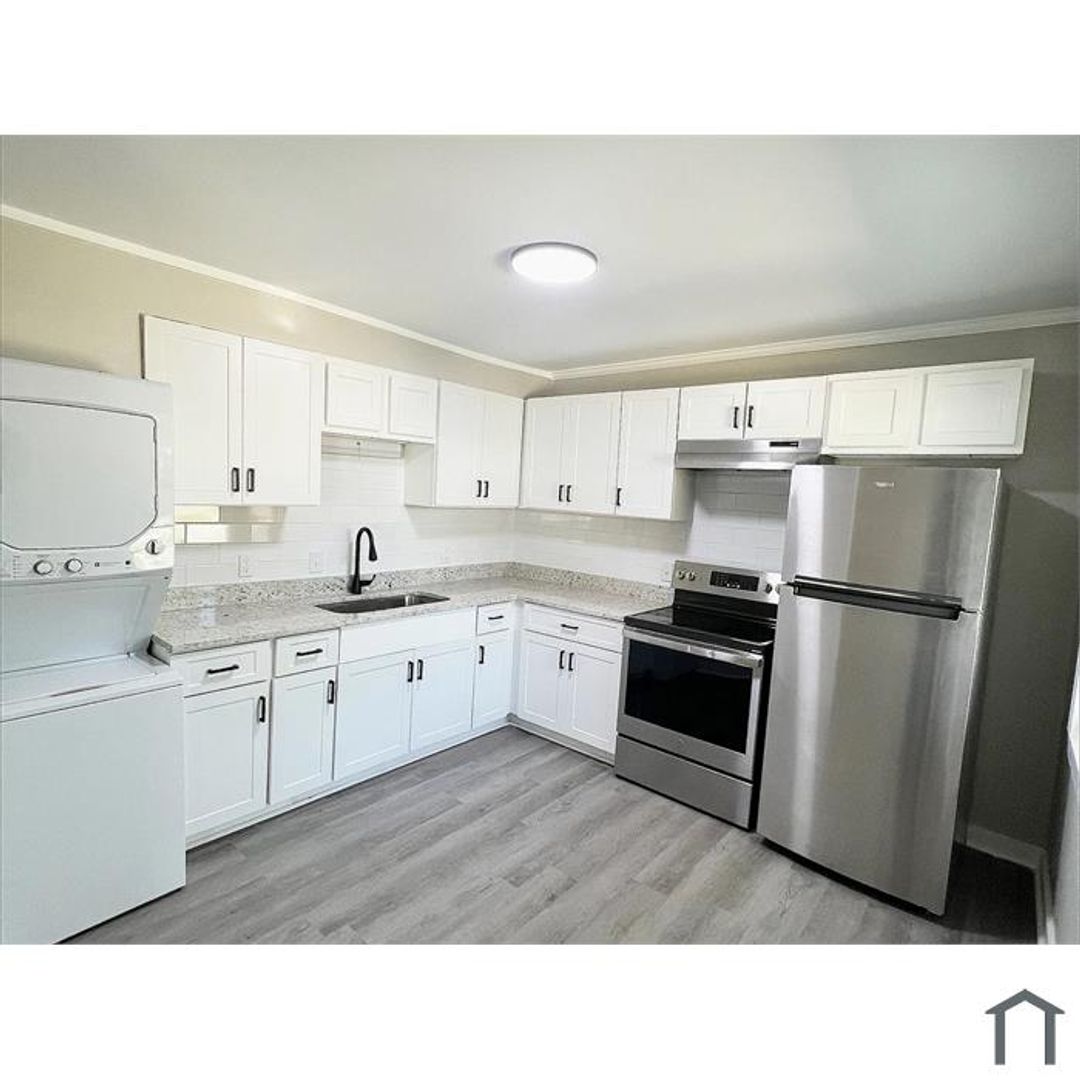 Raleigh Apartment: 525 Montague Lane