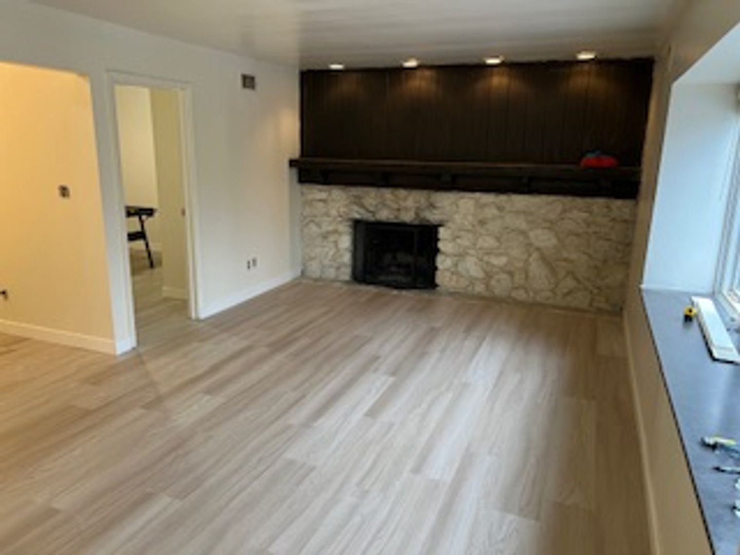 Martinsville Apartment: 1525-1547 East Foxcliff Dr South