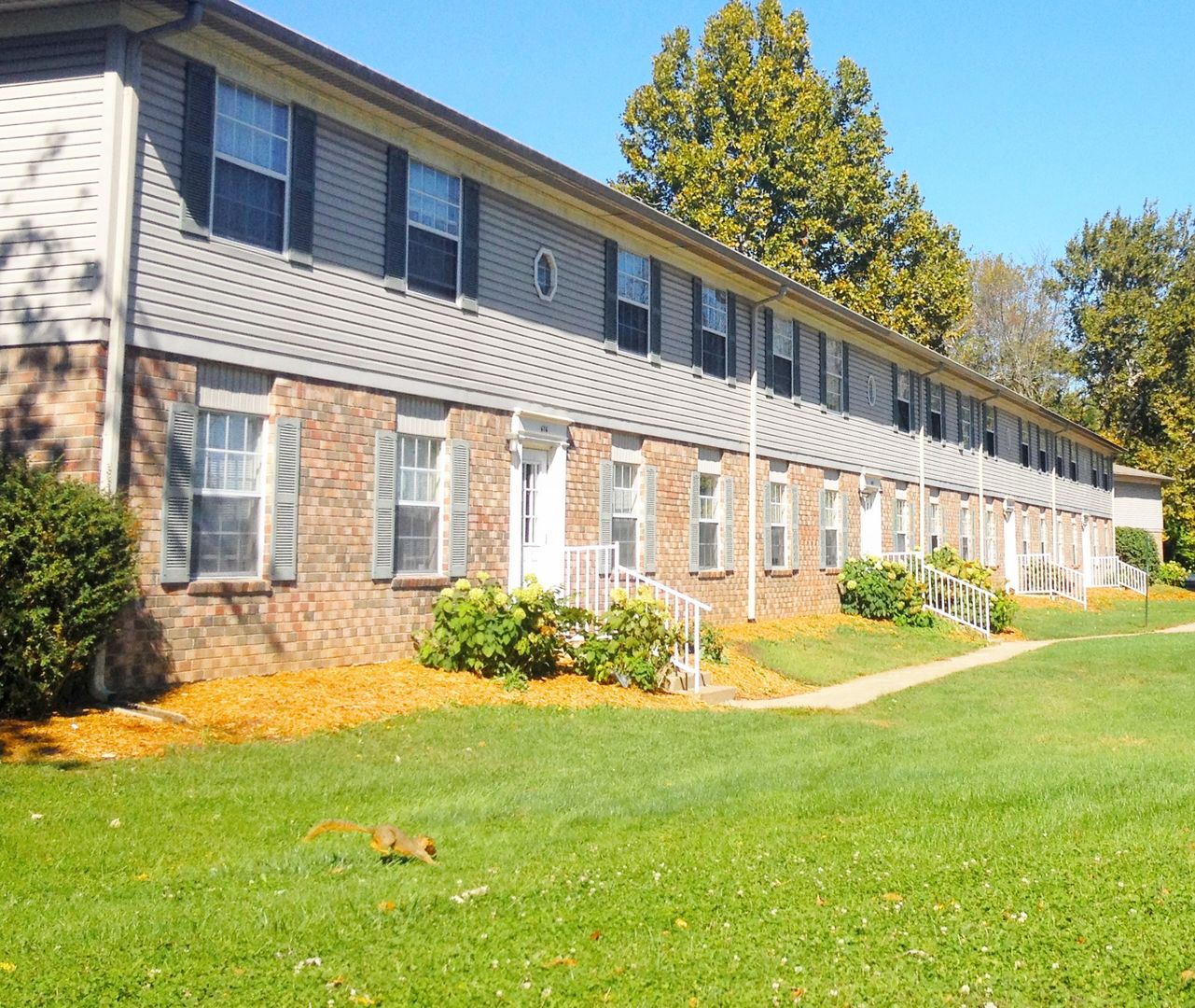 Plainfield Apartment: 644 Lakeside Drive