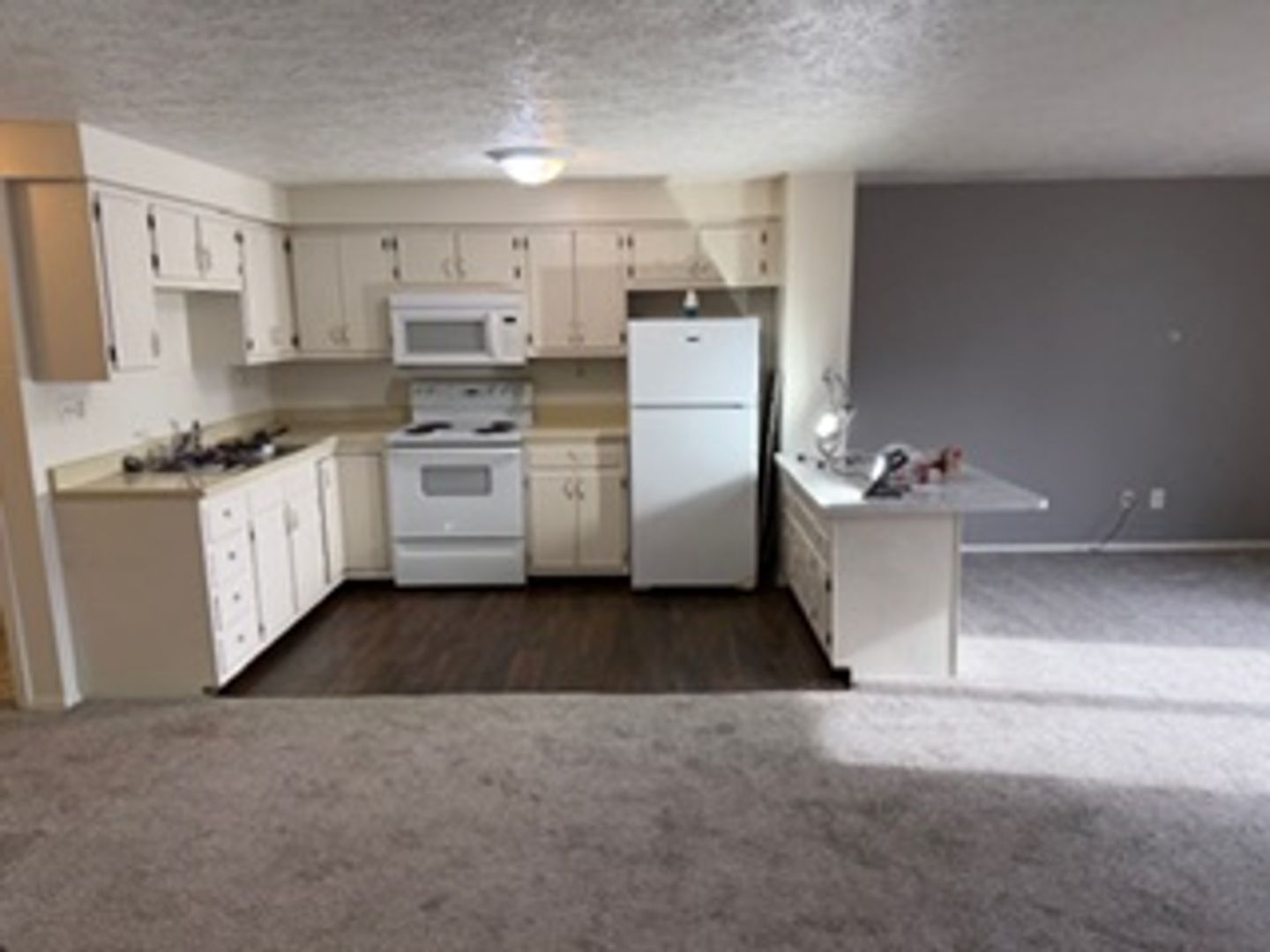 Martinsville Apartment: 1525-1547 East Foxcliff Dr South