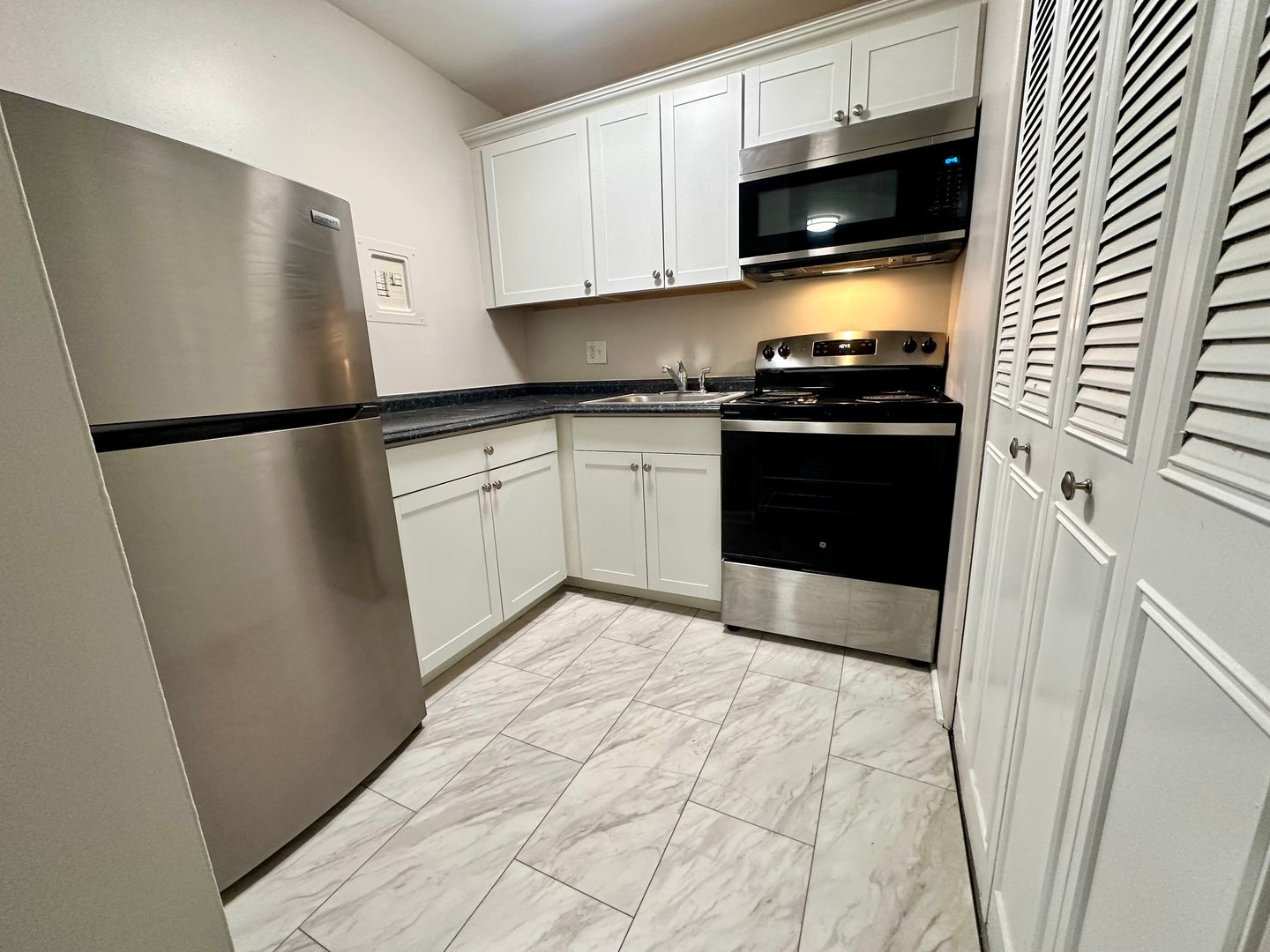 Louisville Apartment: 2600 Le Blanc Ct.