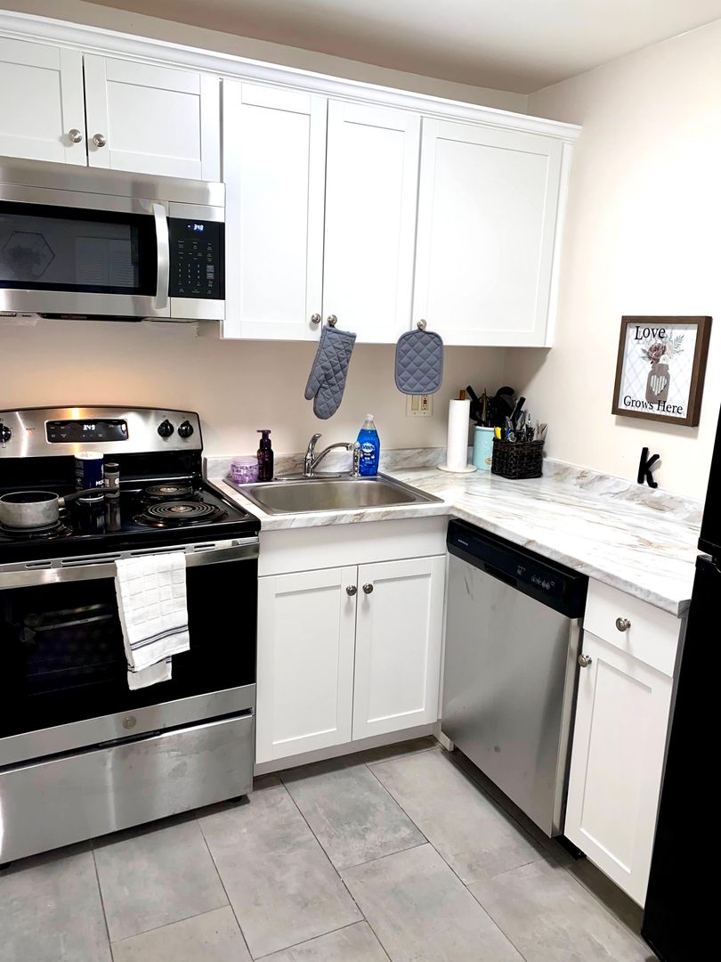 Louisville Apartment: 2600 Le Blanc Ct.