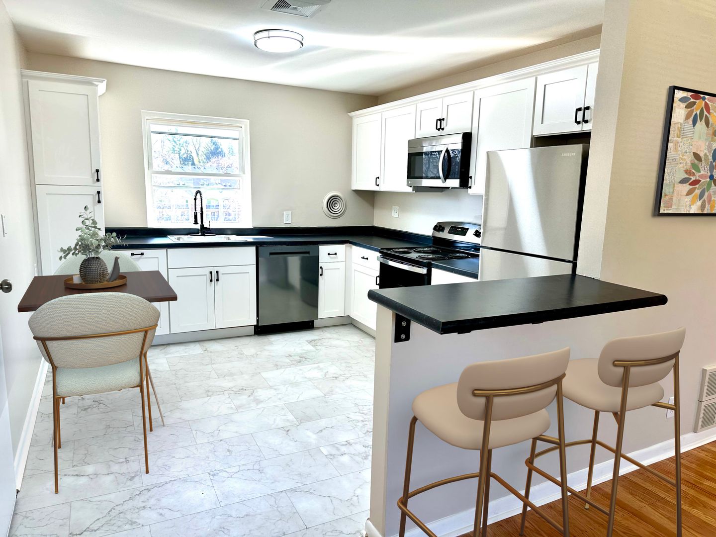 Louisville Apartment: 2722 Riedling Dr.